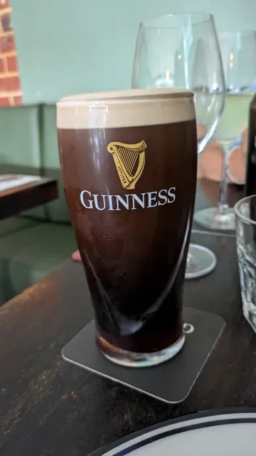 Molly's Irish Pub Highgate