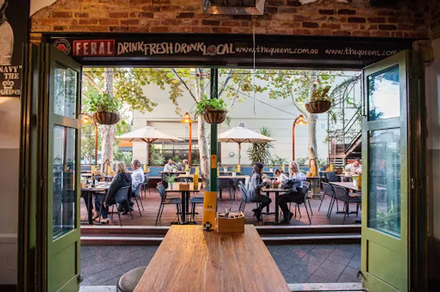 Queens Tavern