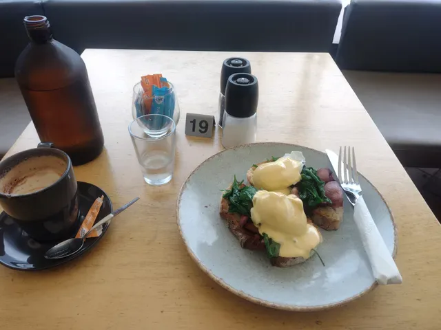 Flinderz Cafe & Restaurant