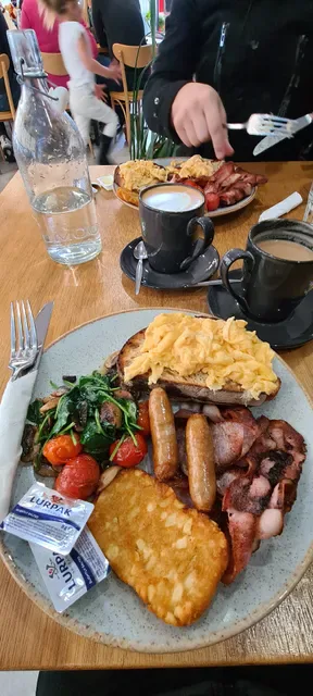 Flinderz Cafe & Restaurant