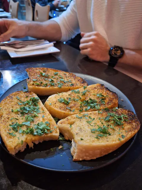 Two Mad Tuscans Traditional Italian Pizzeria