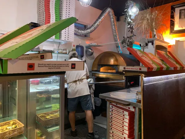 Two Mad Tuscans Traditional Italian Pizzeria