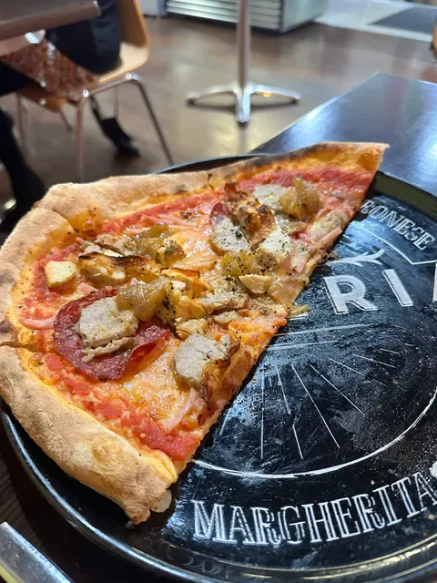Two Mad Tuscans Traditional Italian Pizzeria