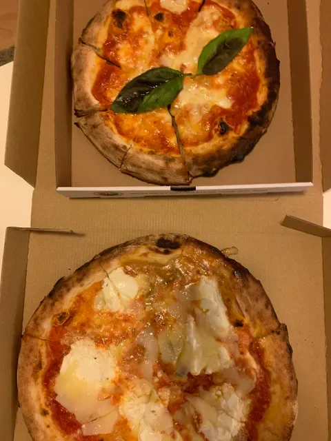 Two Mad Tuscans Traditional Italian Pizzeria