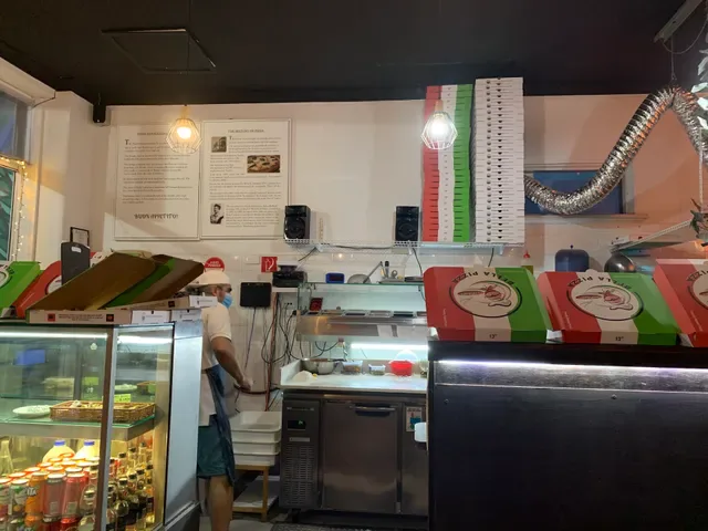 Two Mad Tuscans Traditional Italian Pizzeria