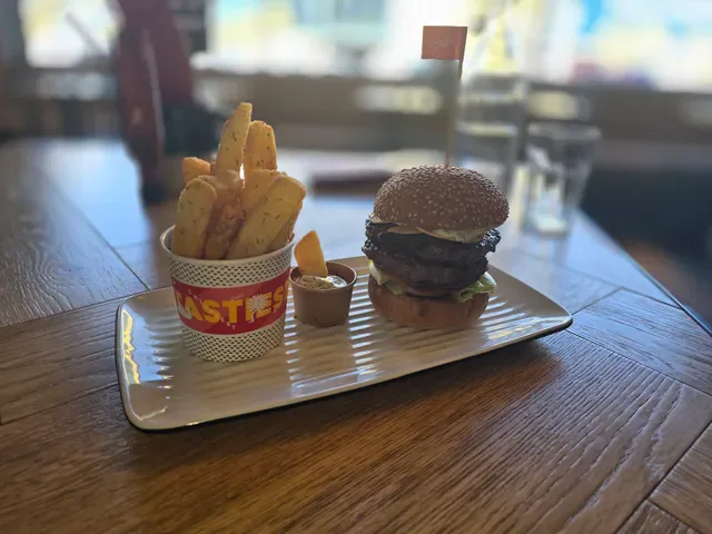 Grill'd Burgers - Innaloo