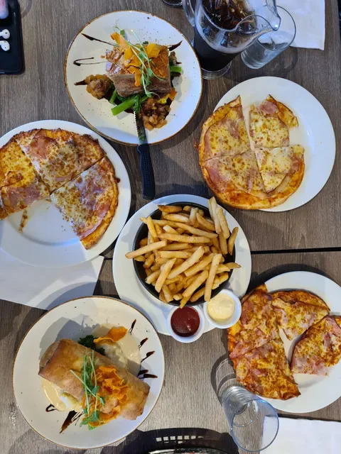 Tassels Place Bar and Bistro