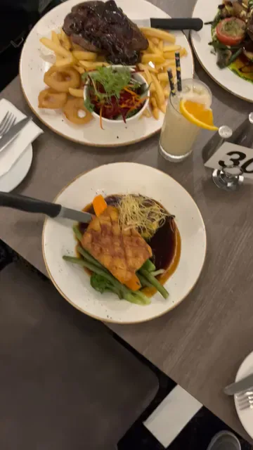 Tassels Place Bar and Bistro
