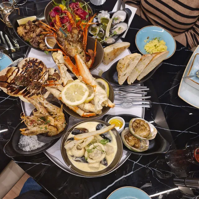 The Cray Seafood & Grill Restaurant Innaloo