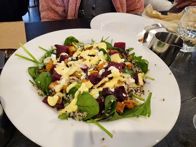 Bistro by the Dam