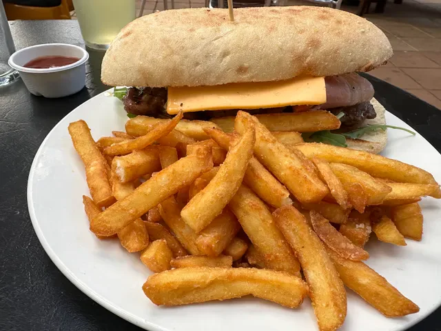 Jarrahdale Tavern & Restaurant