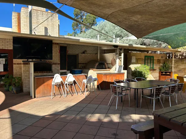 Jarrahdale Tavern & Restaurant