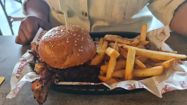4 Mates Bar & Grill - Jindalee