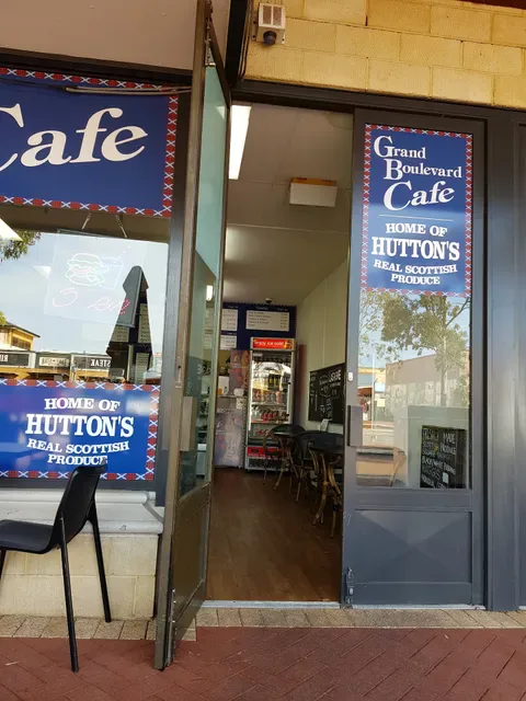 Grand Boulevard Cafe