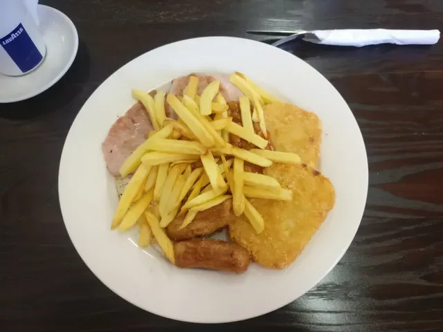 Grand Boulevard Cafe