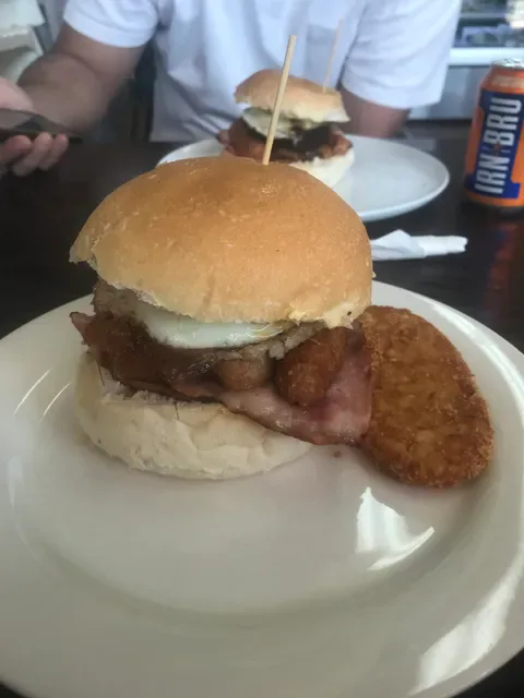 Grand Boulevard Cafe