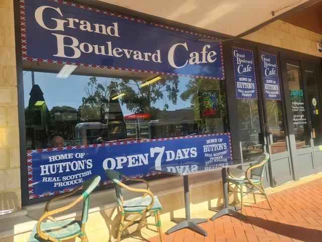 Grand Boulevard Cafe
