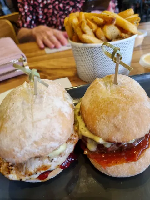 Grill'd Burgers - Joondalup