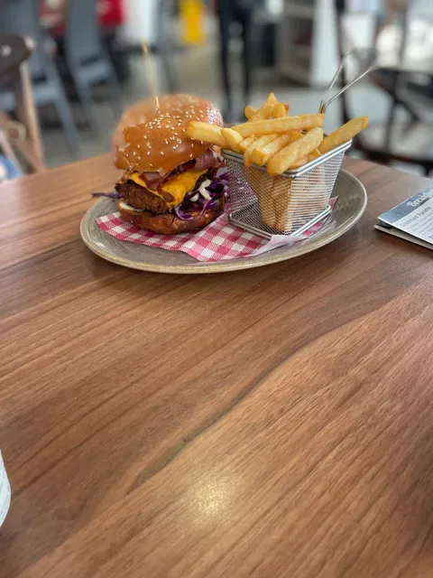 Trotters Cafe