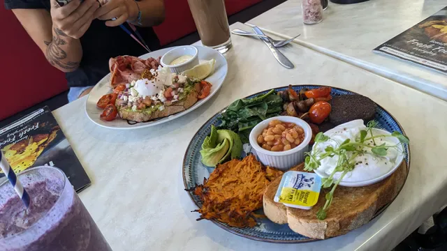 Trotters Cafe