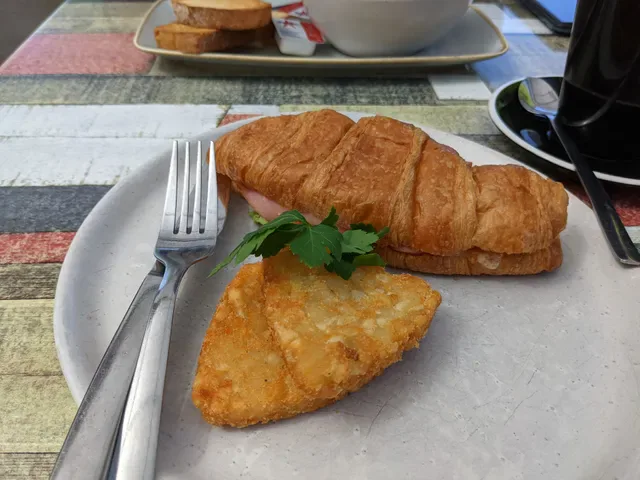 Lakeview Cafe