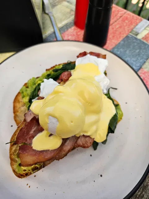 Lakeview Cafe