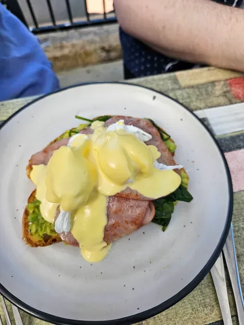 Lakeview Cafe
