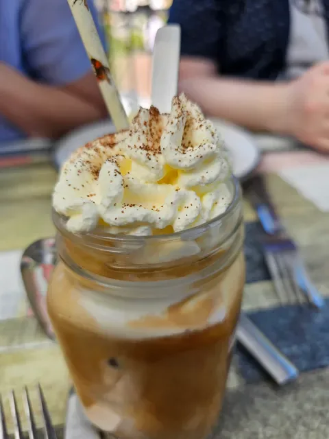 Lakeview Cafe