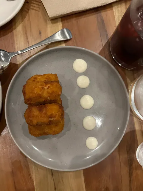 Una Més
