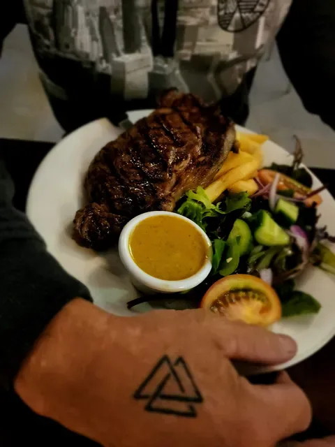 Midland Tavern Bar & Grill