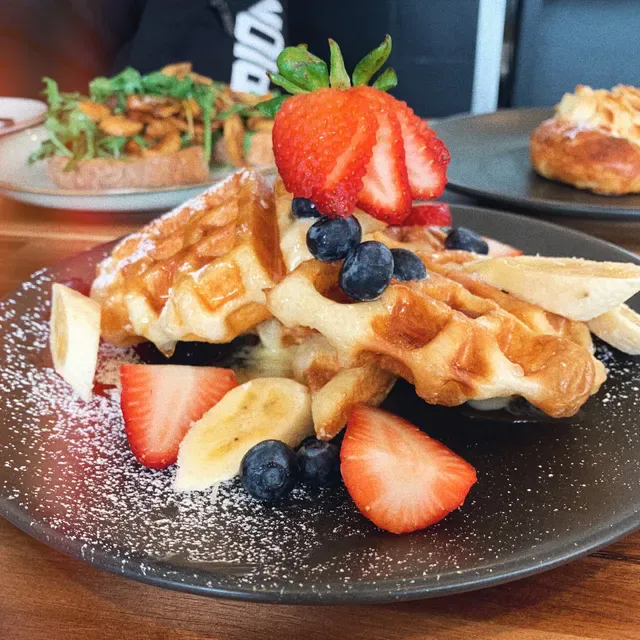 Krispy Cafe & Kitchen