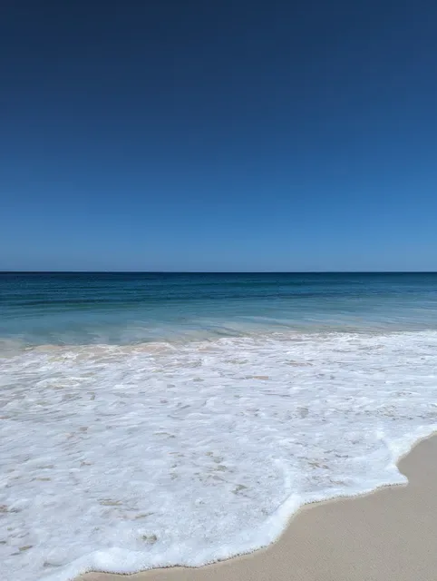 Swell Mullaloo Beach