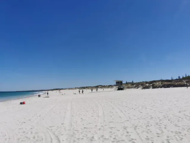 Swell Mullaloo Beach