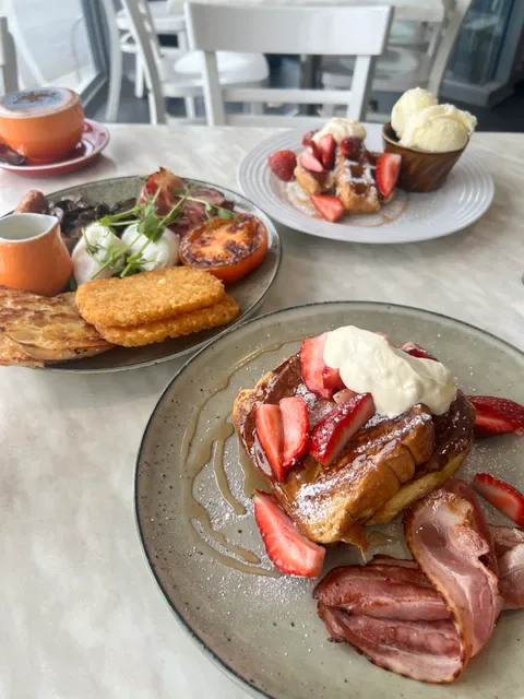 Beachpoint Cafe