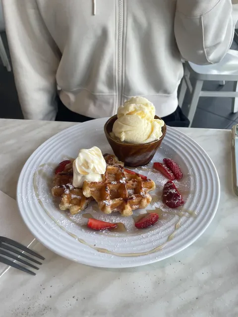 Beachpoint Cafe