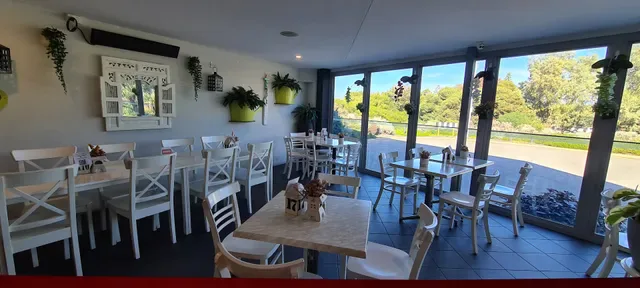 Beachpoint Cafe