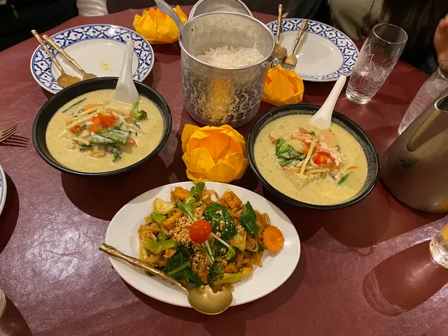 Saowanee's Place Thai Restaurant