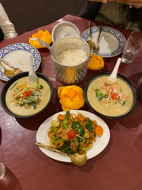 Saowanee's Place Thai Restaurant