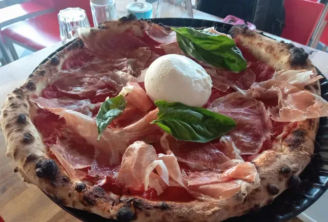 Zuccaro Trattoria Pizza Bar