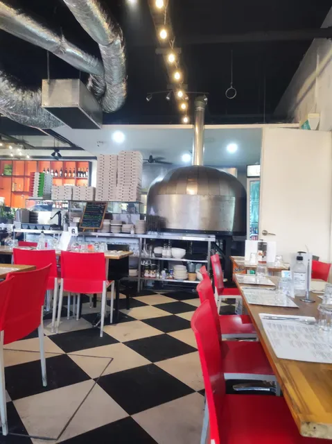 Zuccaro Trattoria Pizza Bar