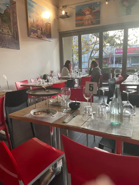 Zuccaro Trattoria Pizza Bar