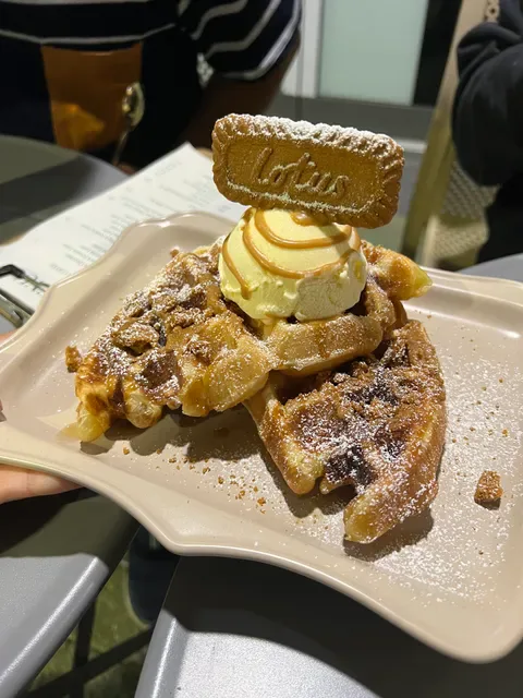Tiara Dessert Cafe