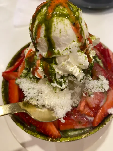 Tiara Dessert Cafe