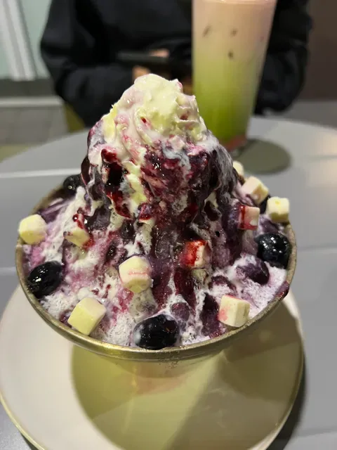 Tiara Dessert Cafe