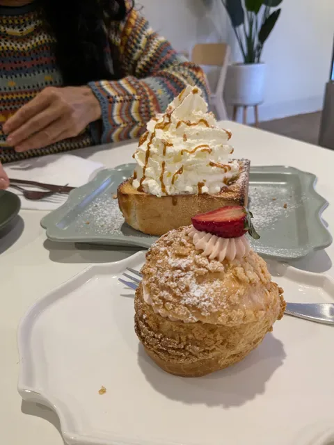 Tiara Dessert Cafe