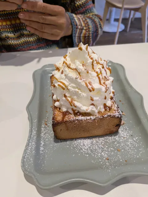 Tiara Dessert Cafe