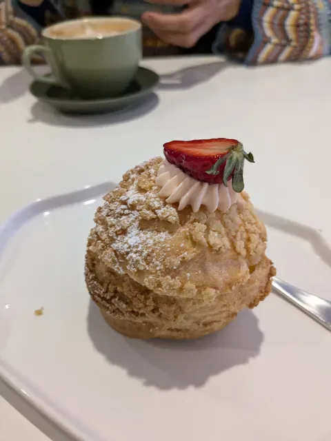 Tiara Dessert Cafe