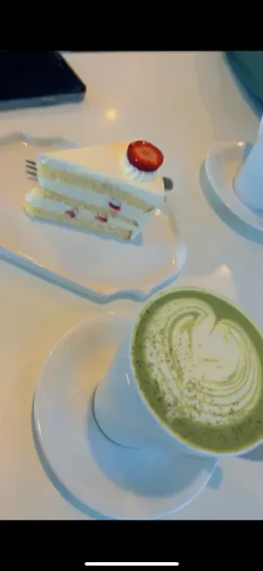 Tiara Dessert Cafe