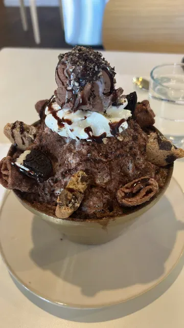 Tiara Dessert Cafe