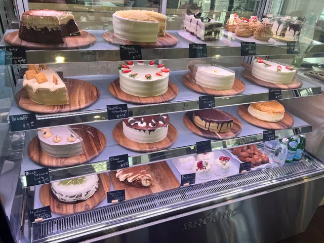 Tiara Dessert Cafe